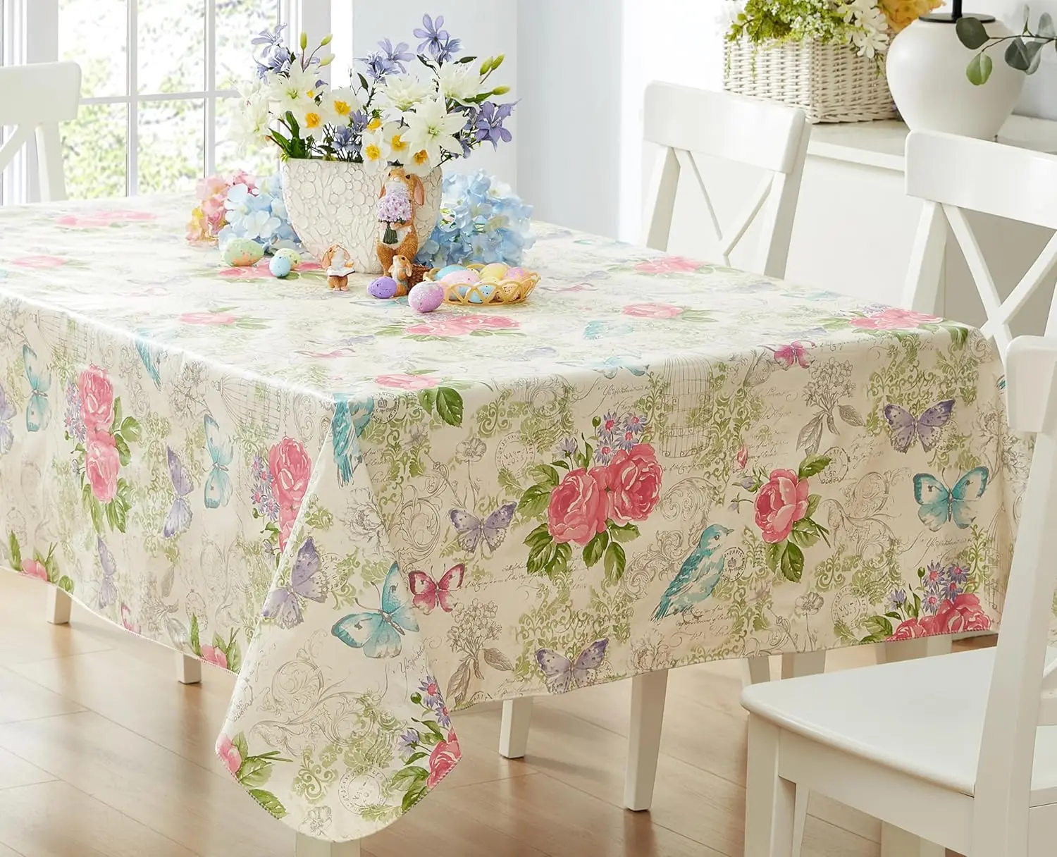 

Скатерть прямоугольная виниловая на фланнелевой основе, 60 x 84 дюйма, с пастельным цветочным узором «Пасхальная Виктория» (розы и бабочки), French Co.