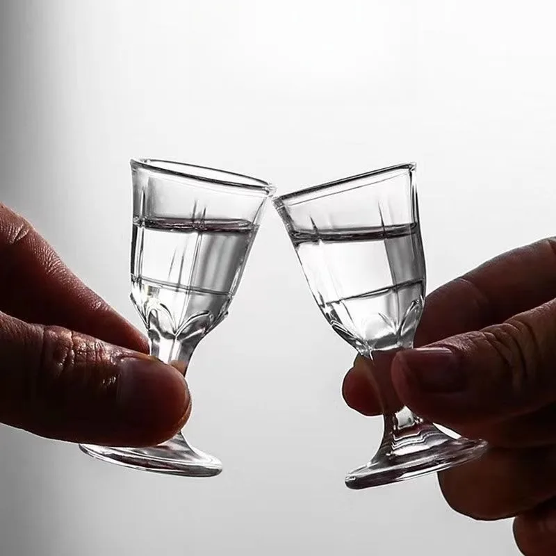 6pcs Exquisite Elegant Shot Glass Vodka Small Wine Glass Transparent Spirits Cup Baijiu Goblet Party Wine Utensils Holiday Gifts