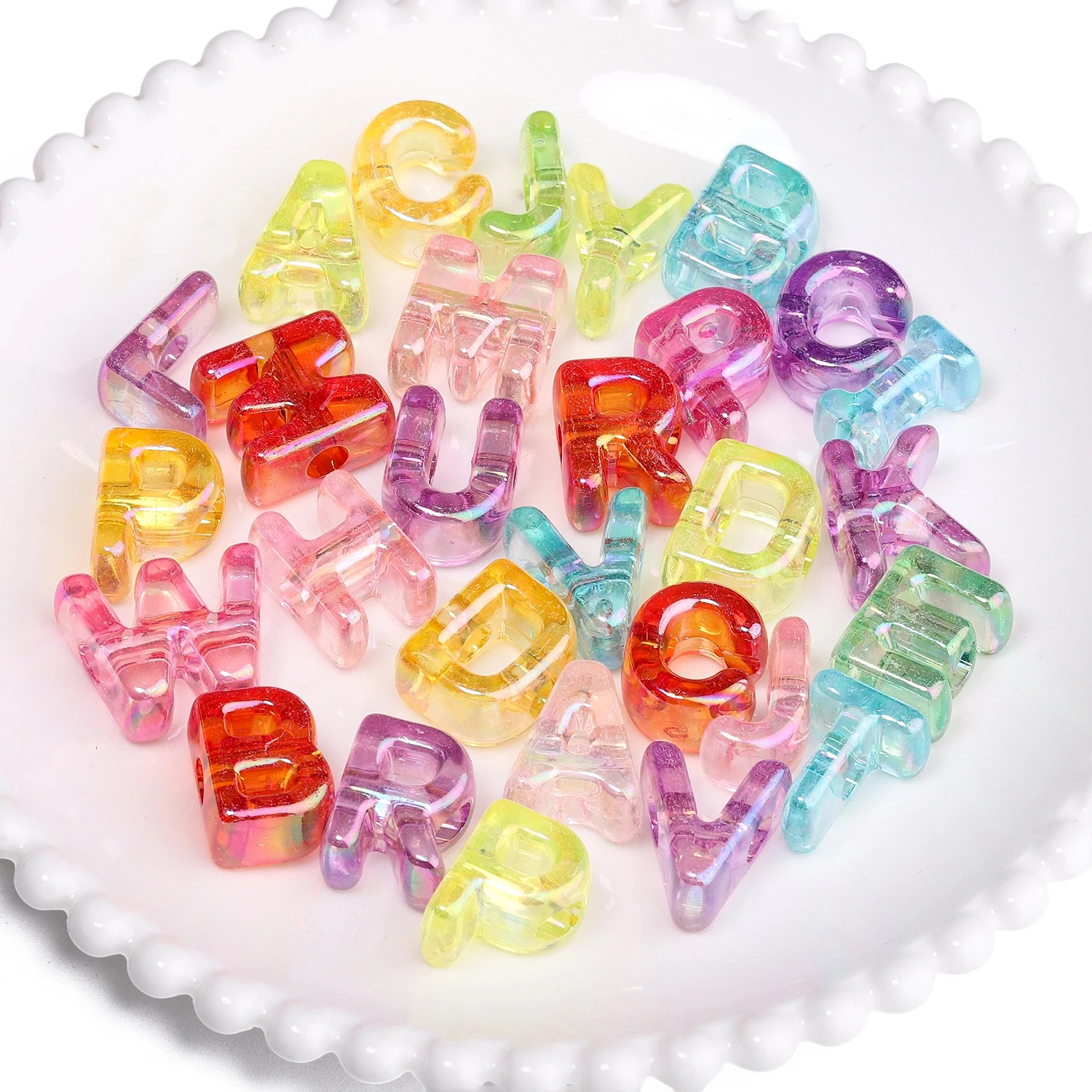 100 g, zufällige Farben, große Lochperlen mit englischen Buchstaben, lose Perlen zum Basteln von Schmuck, Armbändern und Halsketten. – Detail 3