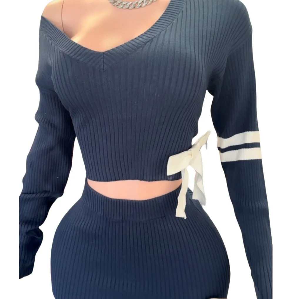 Рисунок 6 - Повседневный свитер с галстуком-бабочкой