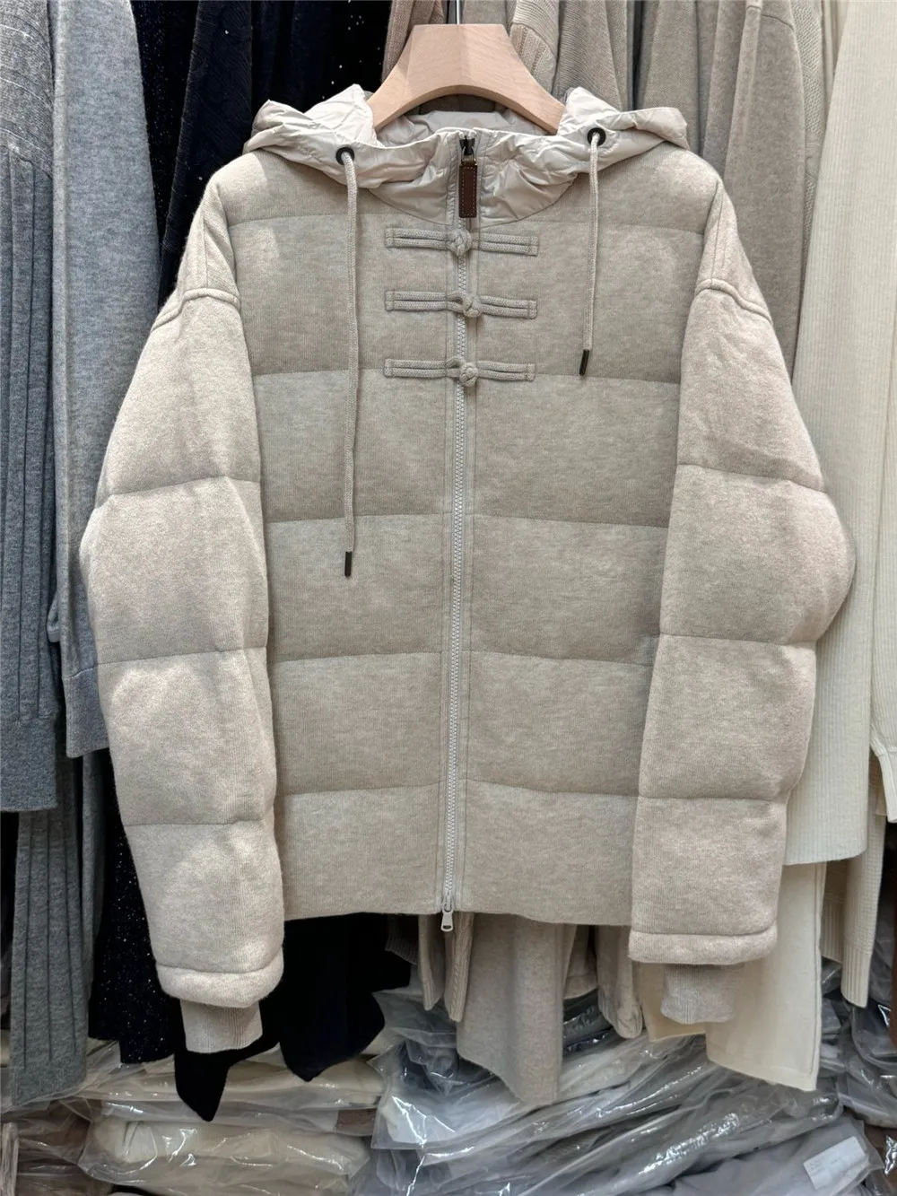 ผู้หญิงHoodedขนมปังCoatถักแคชเมียร์Goose Down JacketหนาและWarm Coat