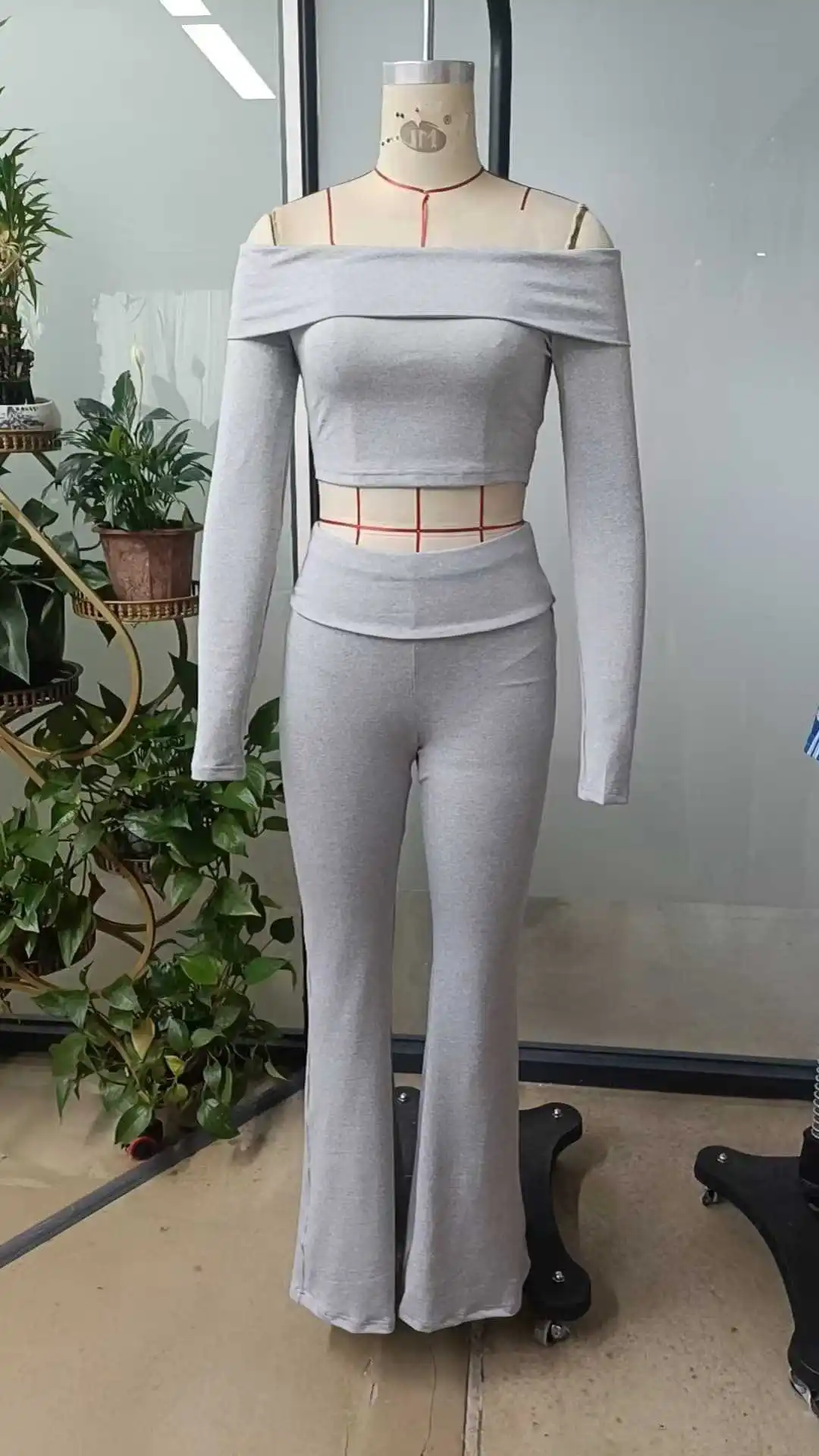 

Casual Workout 2 Piece Sets Woman Crop Long Sleeves Tops Foldover Flare Pants Tracksuit Suit Summer and Fall 2025 New Outfits