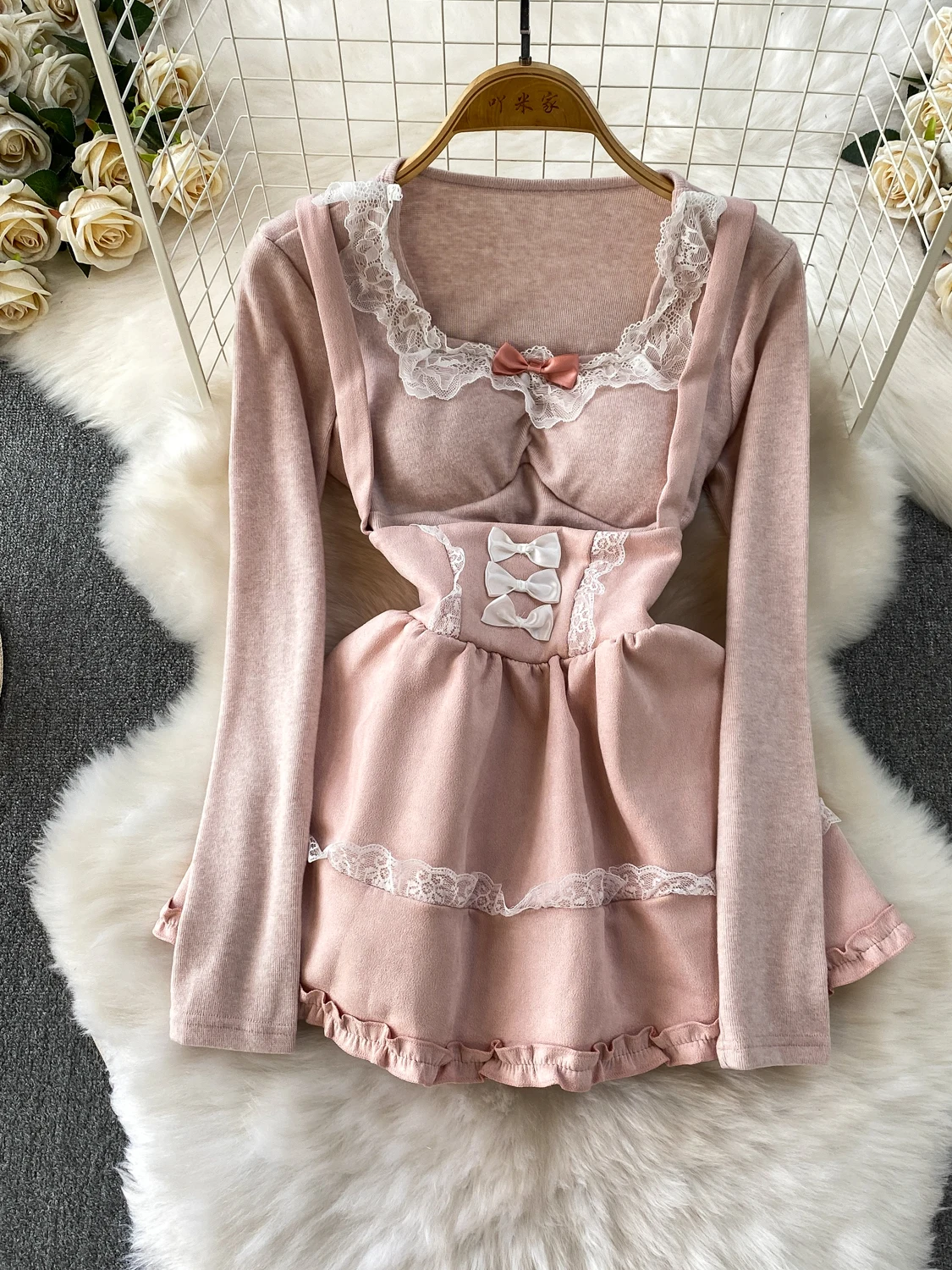 Camiseta con empalme de encaje dulce, Top con almohadilla en el pecho y ter Dr, conjunto de dos piezas, falda de cintura alta con brisa suave que desa la edad