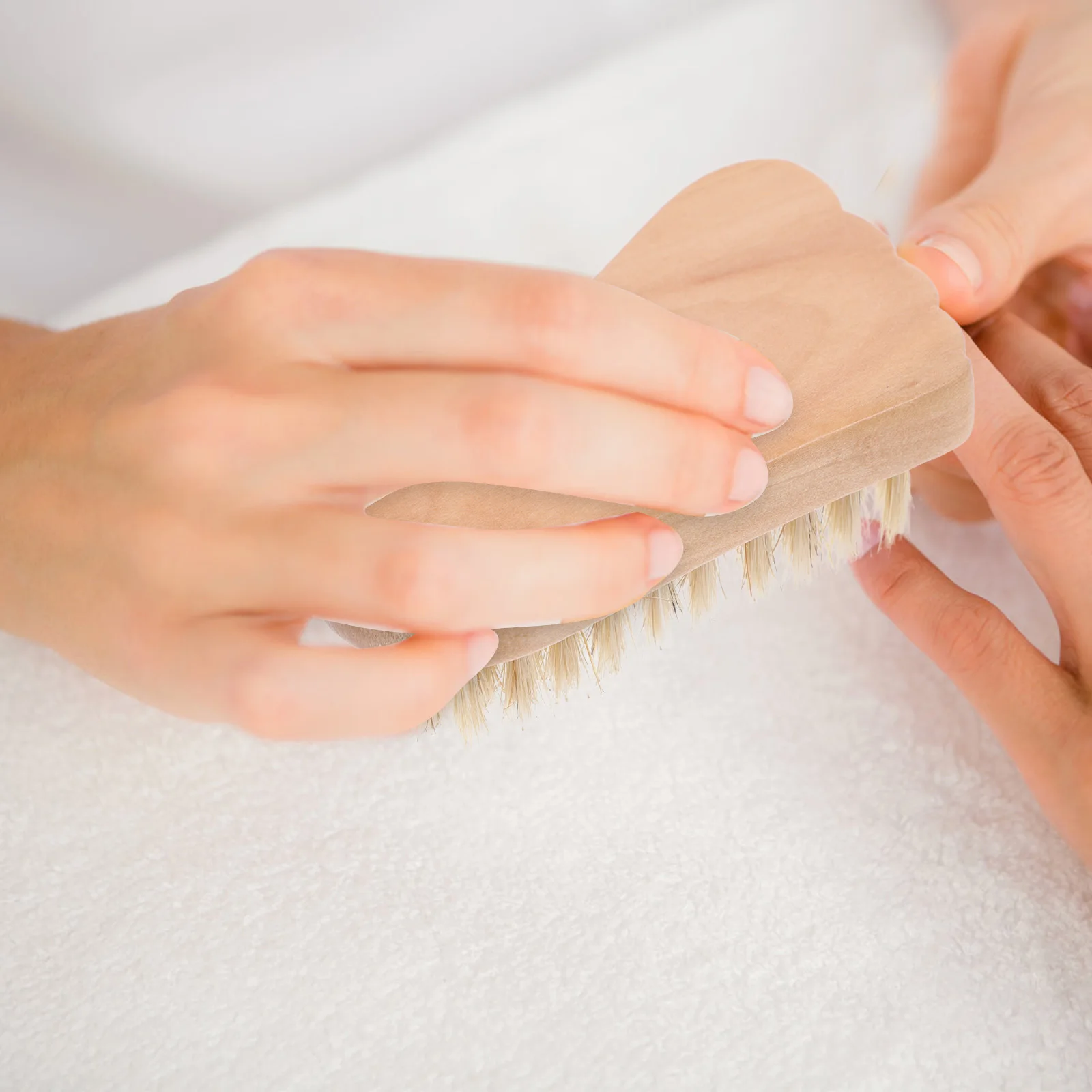Szczoteczka do paznokci z wysokiej jakości drewna i włosia naturalnego do usuwania martwego naskórka, do czyszczenia paznokci, pedicure, manicure, szczotka do szorowania, przenośna szczoteczka do paznokci.