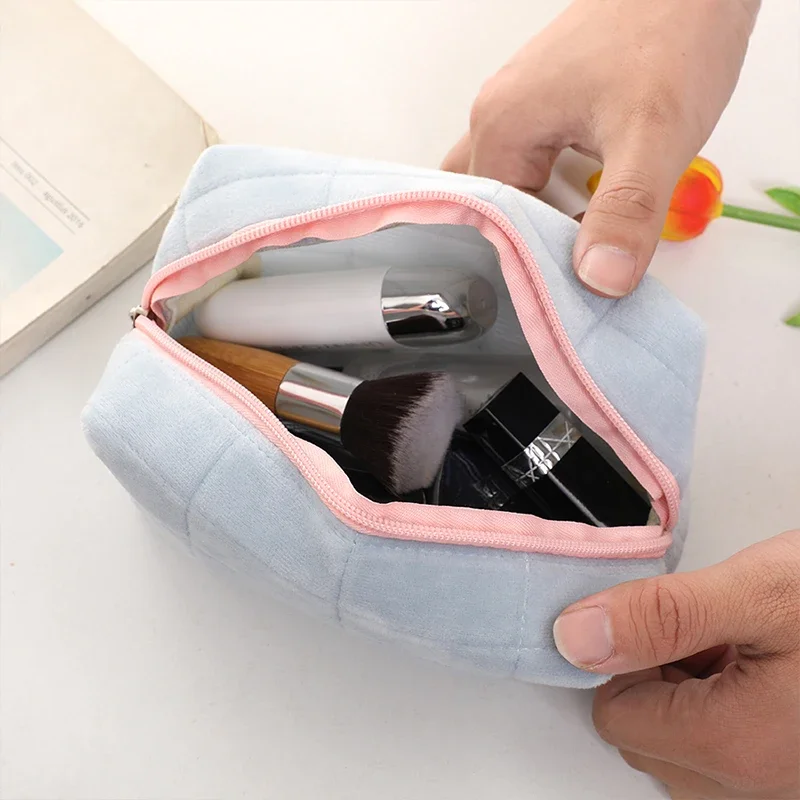 

Large-Capacity Stylish Velvet Pillowcase/Makeup Bag/Storage Bag/Convenient Travel Toiletry Bag