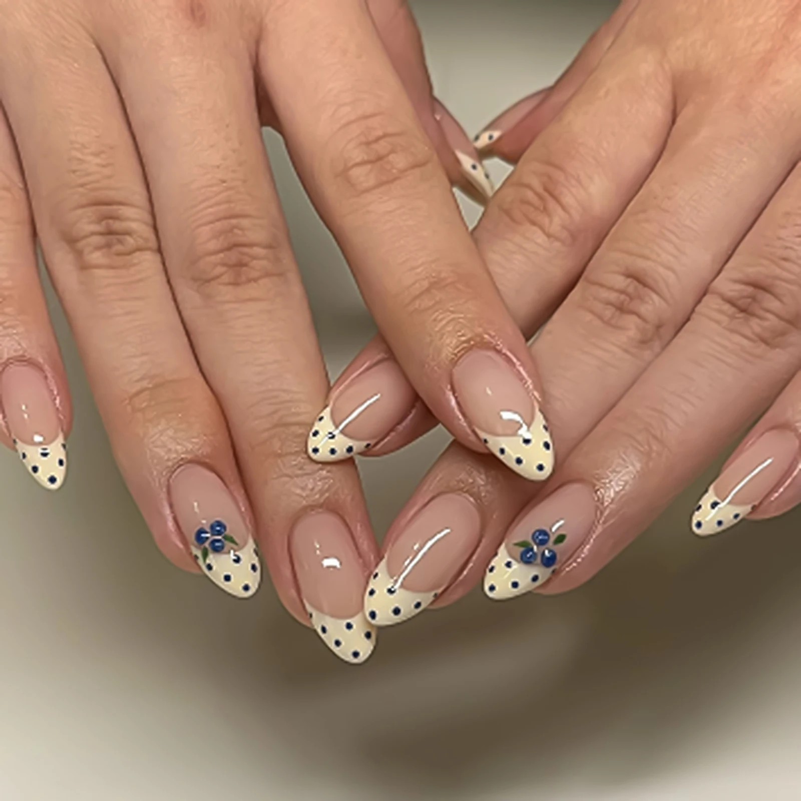 24pcs Yellow French Style False Nails Polka Dot Blueberry Pattern Press On Nails Sprng Summer Little Fresh Almond Fake Nail Tips