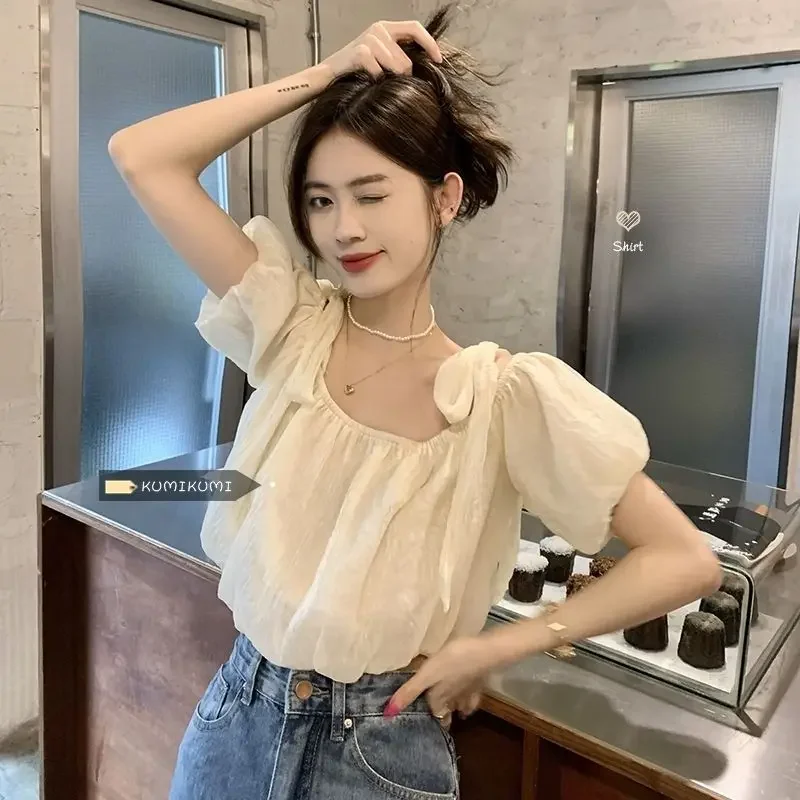 

Милая рубашка с бретельками на одно плечо, чистый и нишевый дизайн