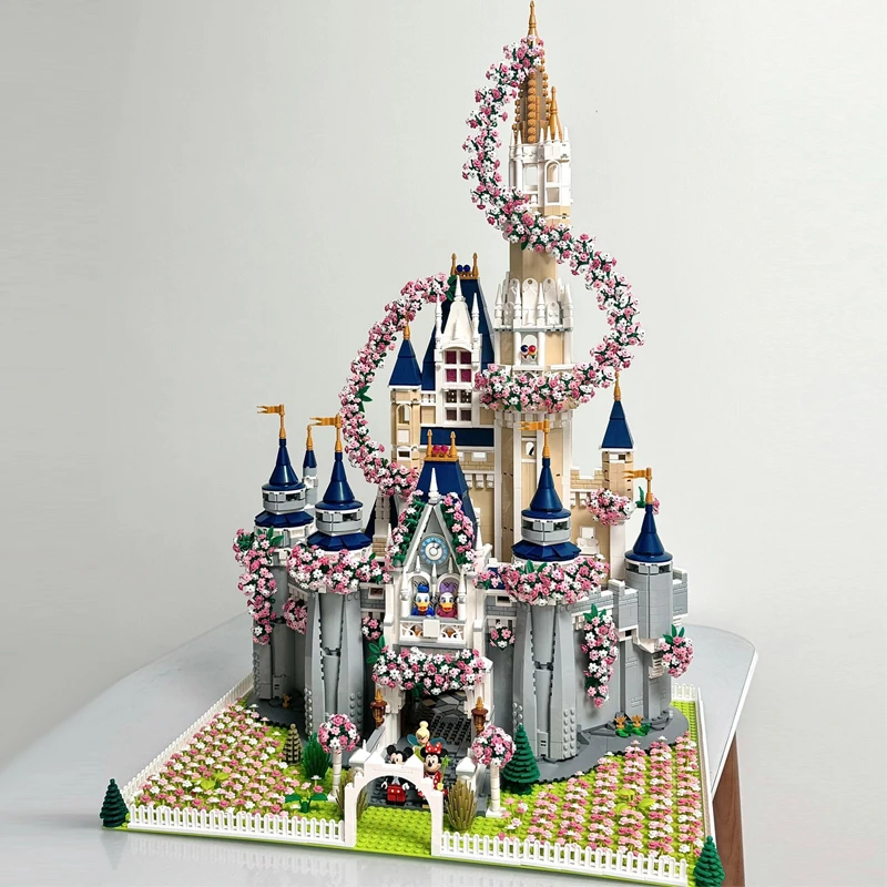 Sakura Princess Big Castle building blocks compatible with Lego particles street view buildings for girls Christmas Birthday Diy