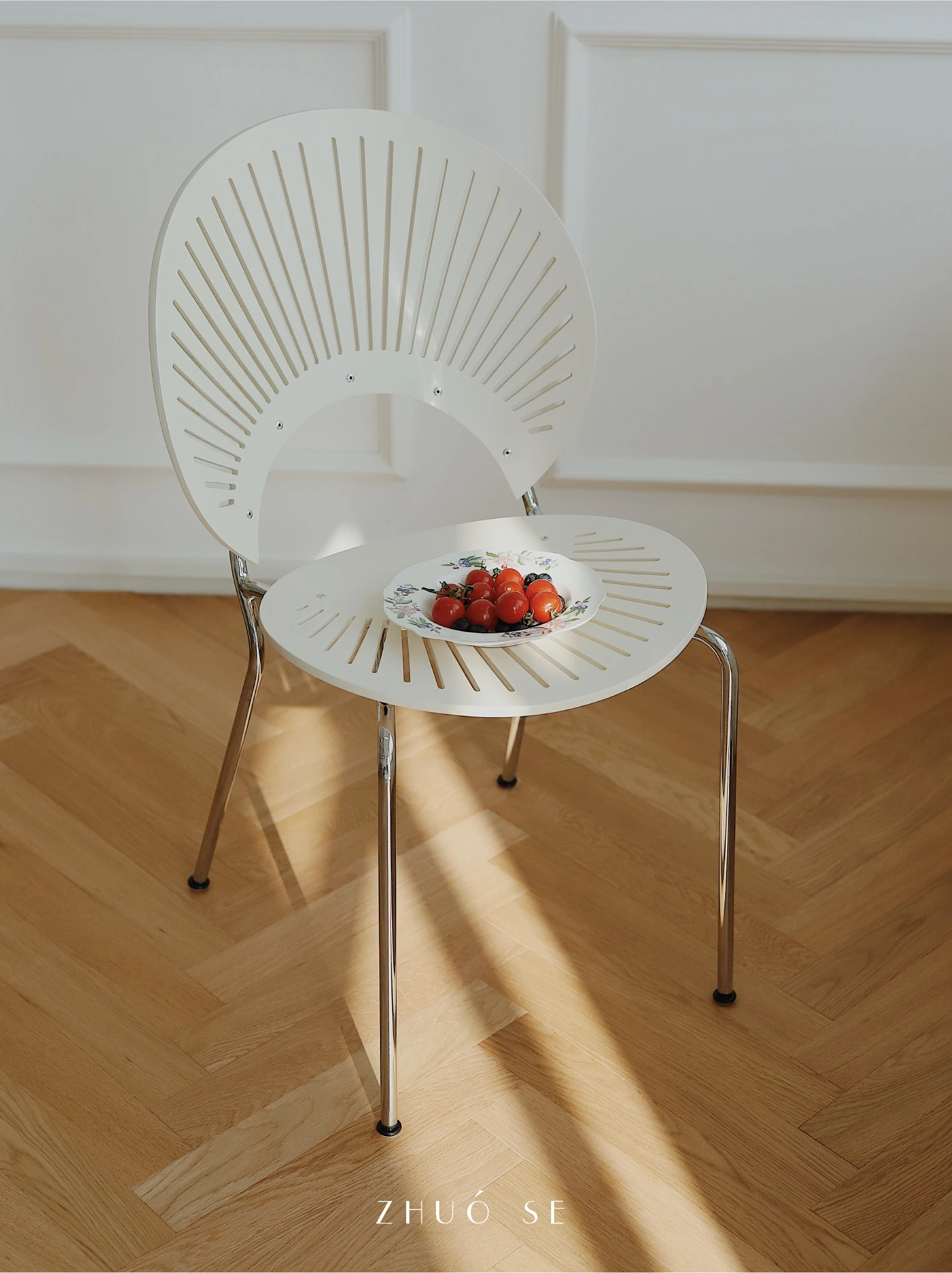 

Nordic Modern Minimalist White Single Dining Table and Chair Armchair