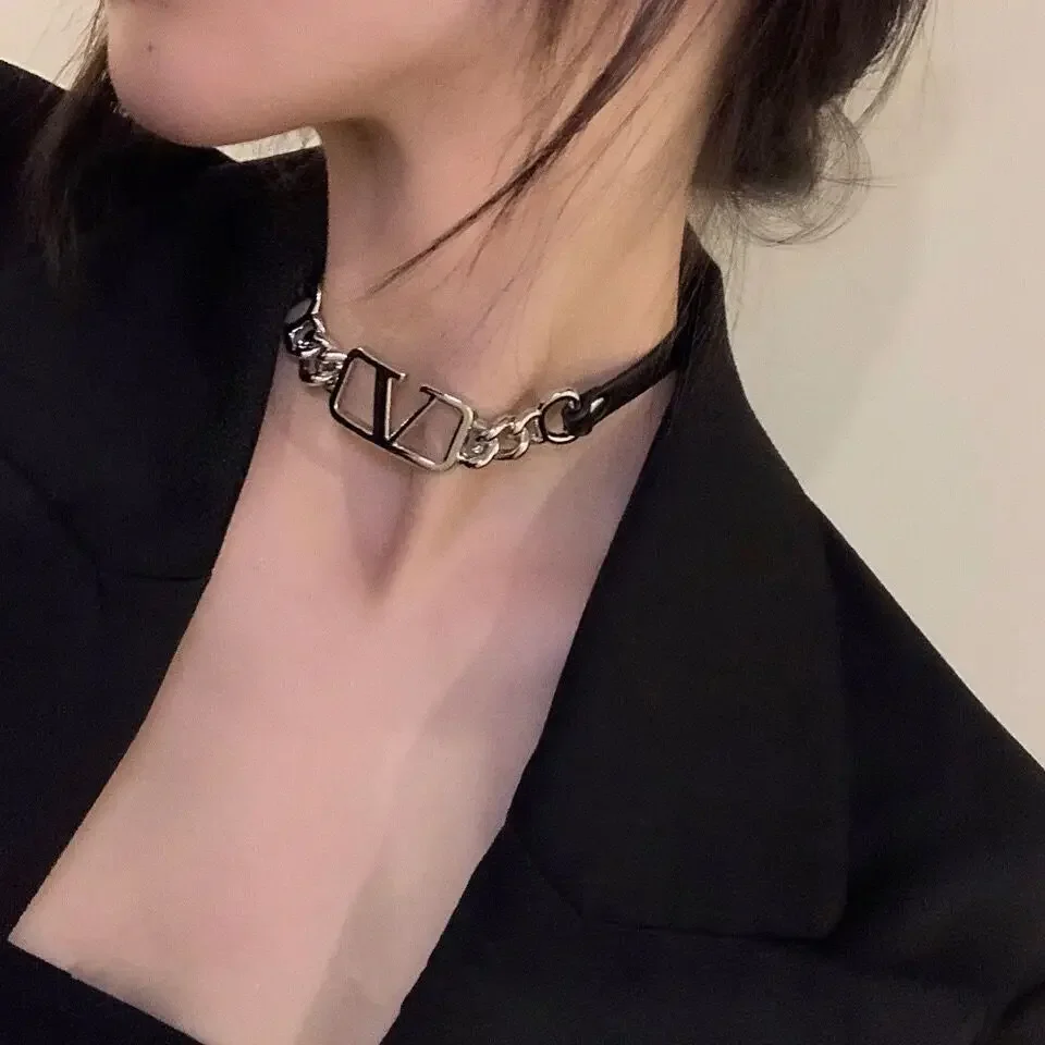 Elegant Unique High-end Feel Metal V-letter Dull Black Spliced Necklace Versatile Leather Women's Necklace