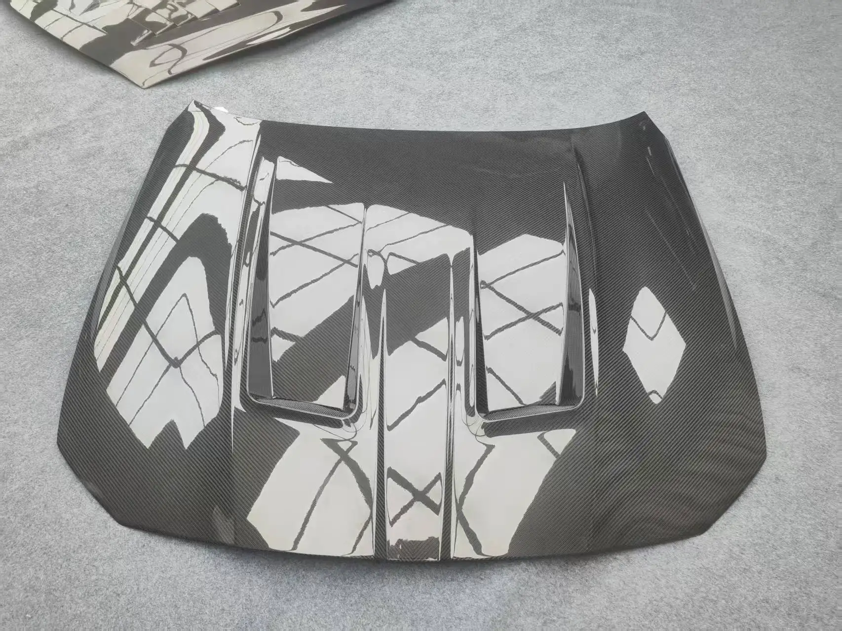 High Quality Dry Carbon Fiber N Style Dry Carbon Fiber Hood Cover for M3 G80 M4 G82 G83 Engine Bonnet Bodykit 2