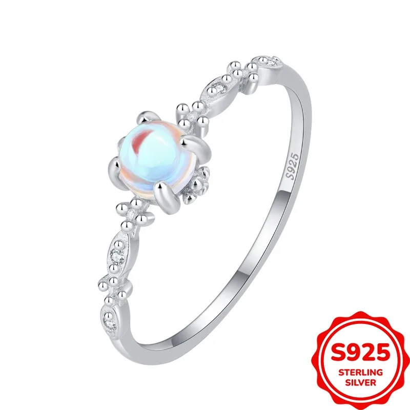 

Exquisite and Elegant Authentic S925 Silver Four-claw Round Moonstone Women's Wedding Ring