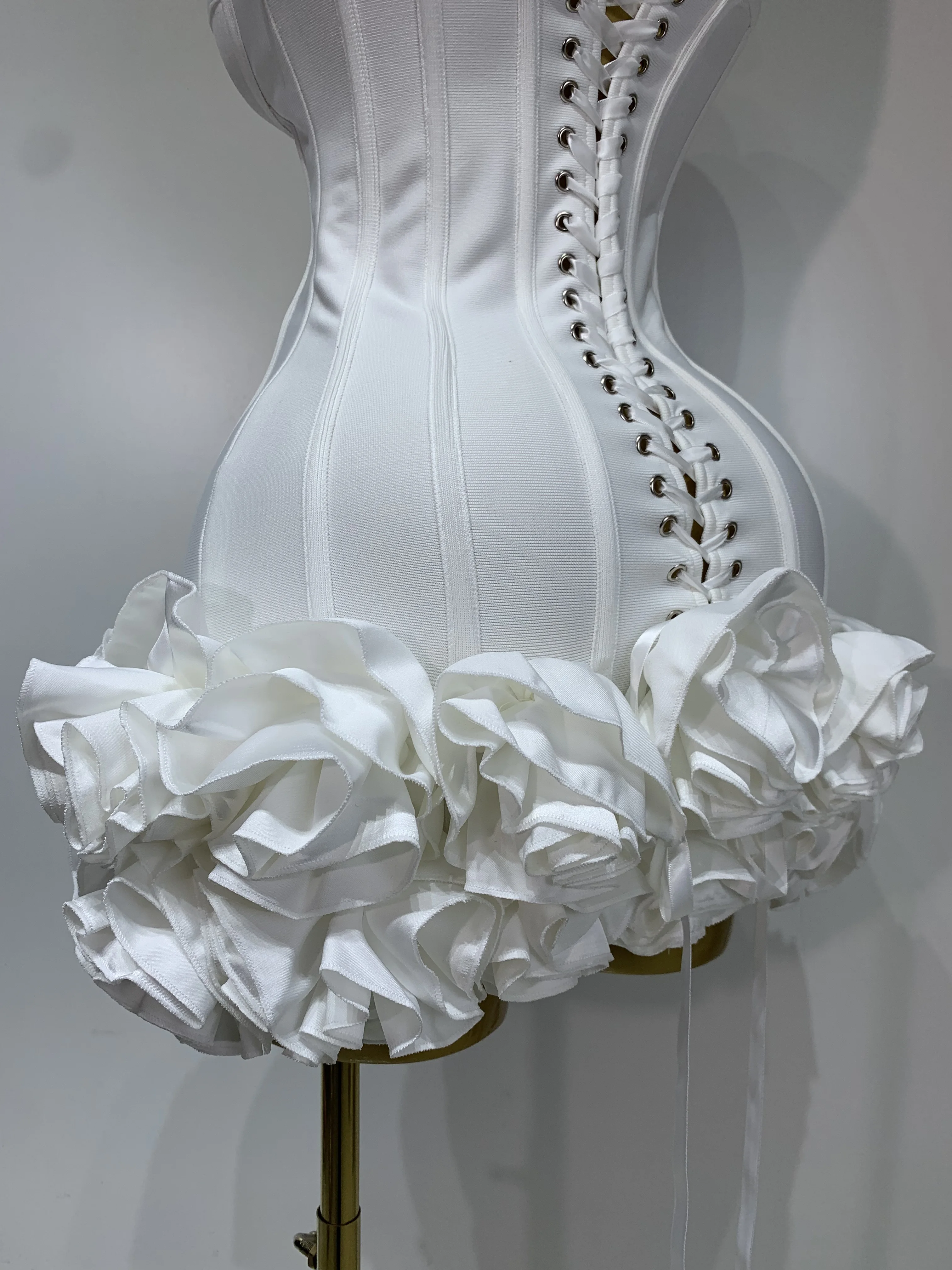 Women Sexy Strapless Backless Flower Embellished Mini Bandage Dress Bodycon Celebrity Party Cocktail Evening Party Club Dresses 192 S306044946daf4d738b1b5562006e60deO