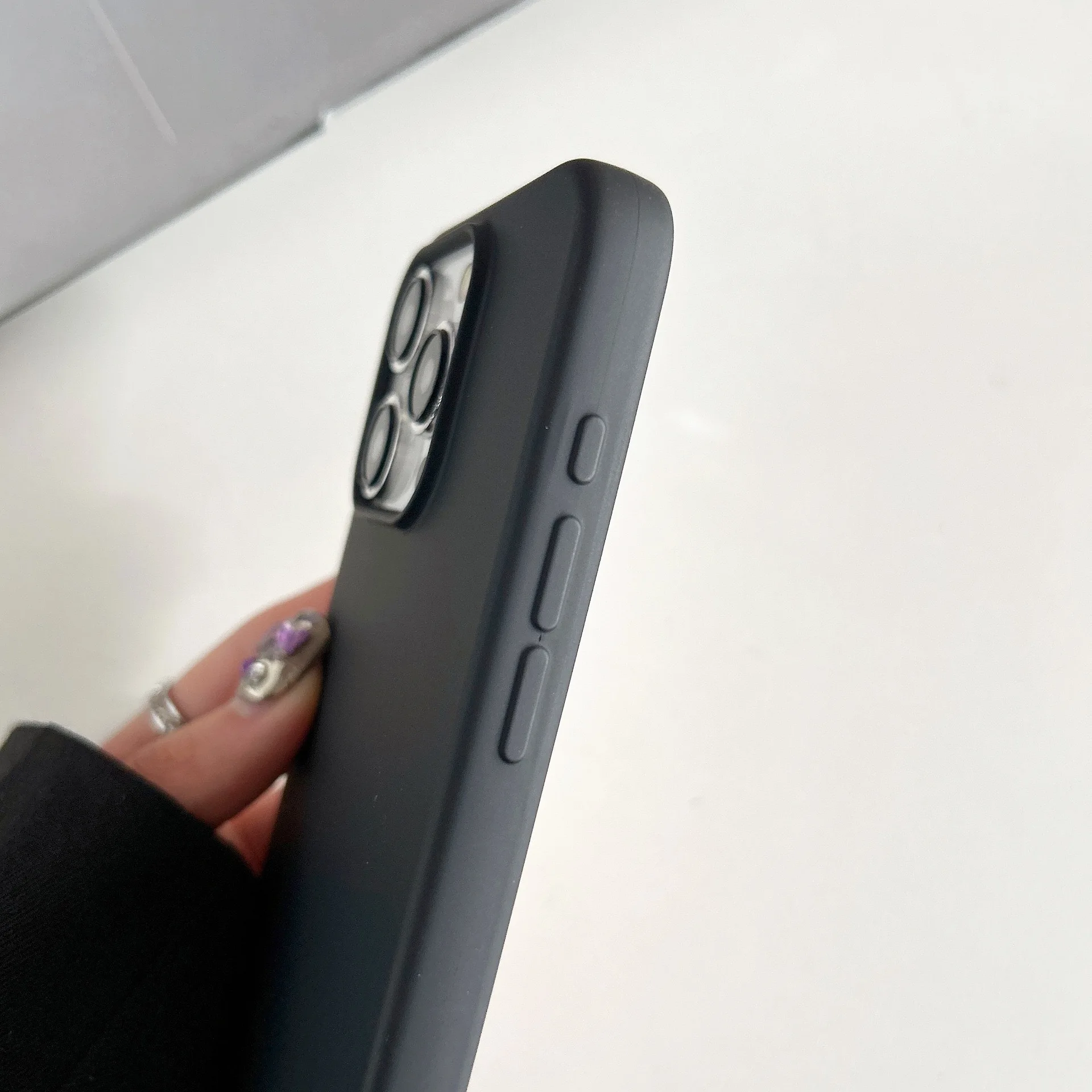Halskettenband Umhängekordel Flüssigsilikonhülle für iPhone 16 Pro 15 14 13 Pro Max 12 12mini 7 8 Plus – Detail 8
