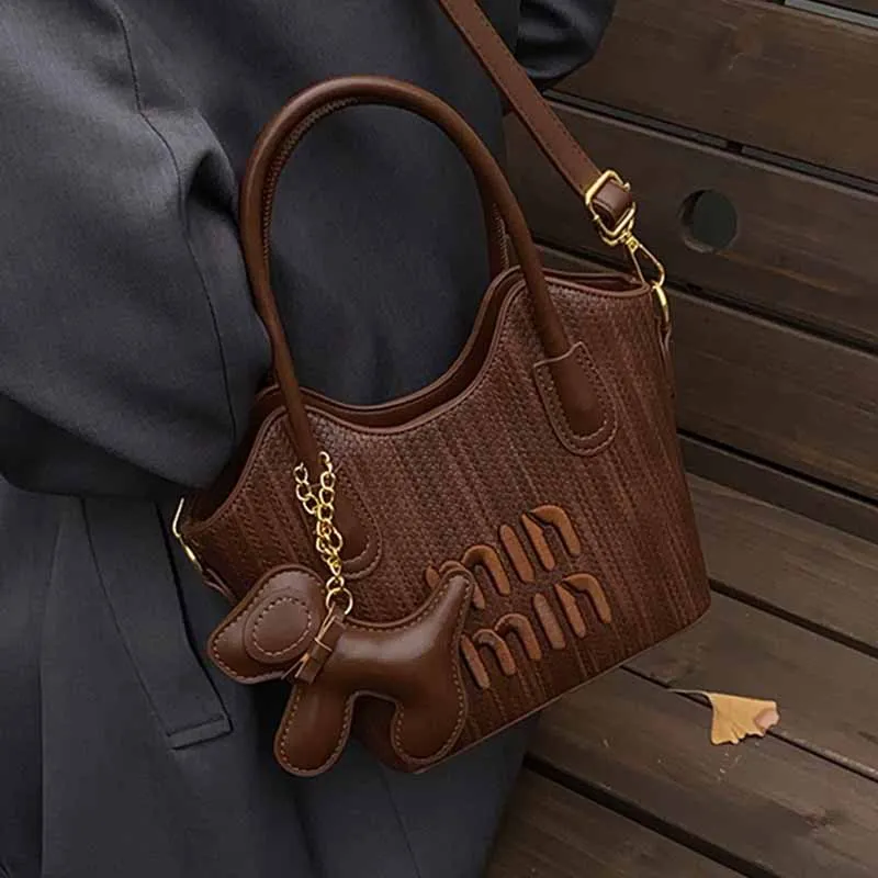 حقيبة يد مايكرو تريند لعام 2025، محفظة كتف وكروس قابلة للتحويل للنساء، حقيبة يد من الجلد المعاد تدويرها ليلاً ونهارًا