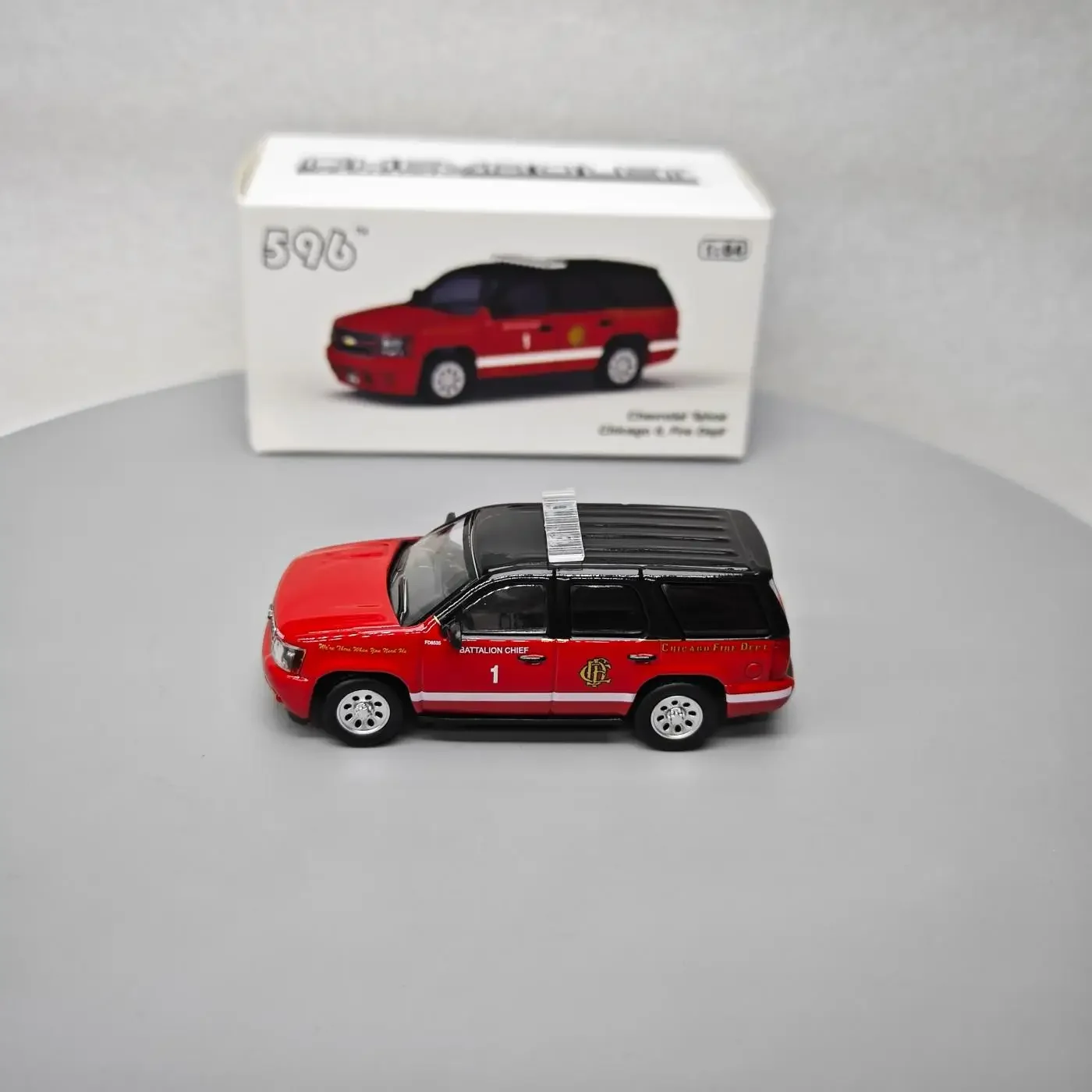 

596 1:64 Tahoe Fire полицейская машина Коллекция игрушечных моделей игрушечных моделей автомобиля