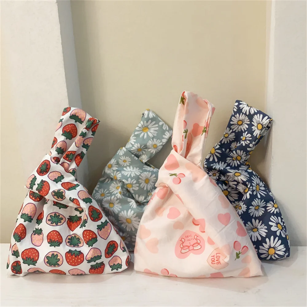 Daisy Heart Women Mini Portable Knot Wrist Bag Japanese Top Handle Bag Simple Purse Handbags Casual Shopping Bag Phone Key Pouch
