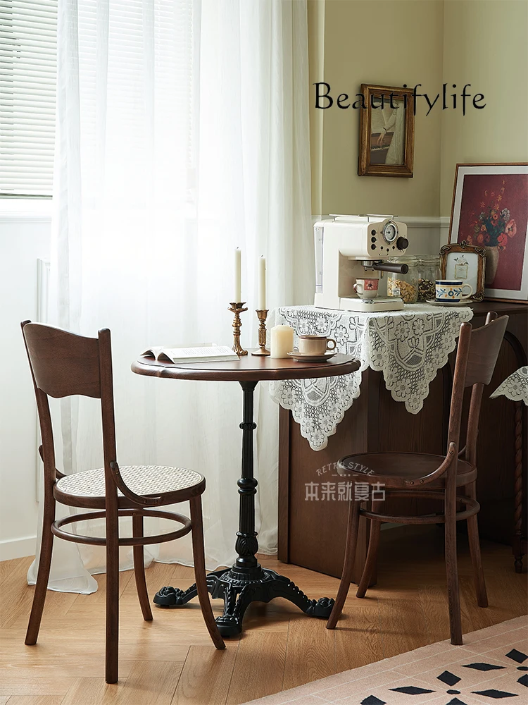 Рисунок 5 - Обеденный стул из цельного дерева в стиле ретро