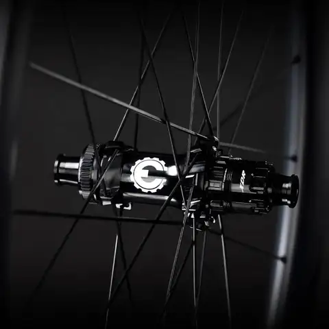 Карбоновые колеса ELITEWHEELS PRO 2.0 700C 40/50/65 мм — детальный вид товара