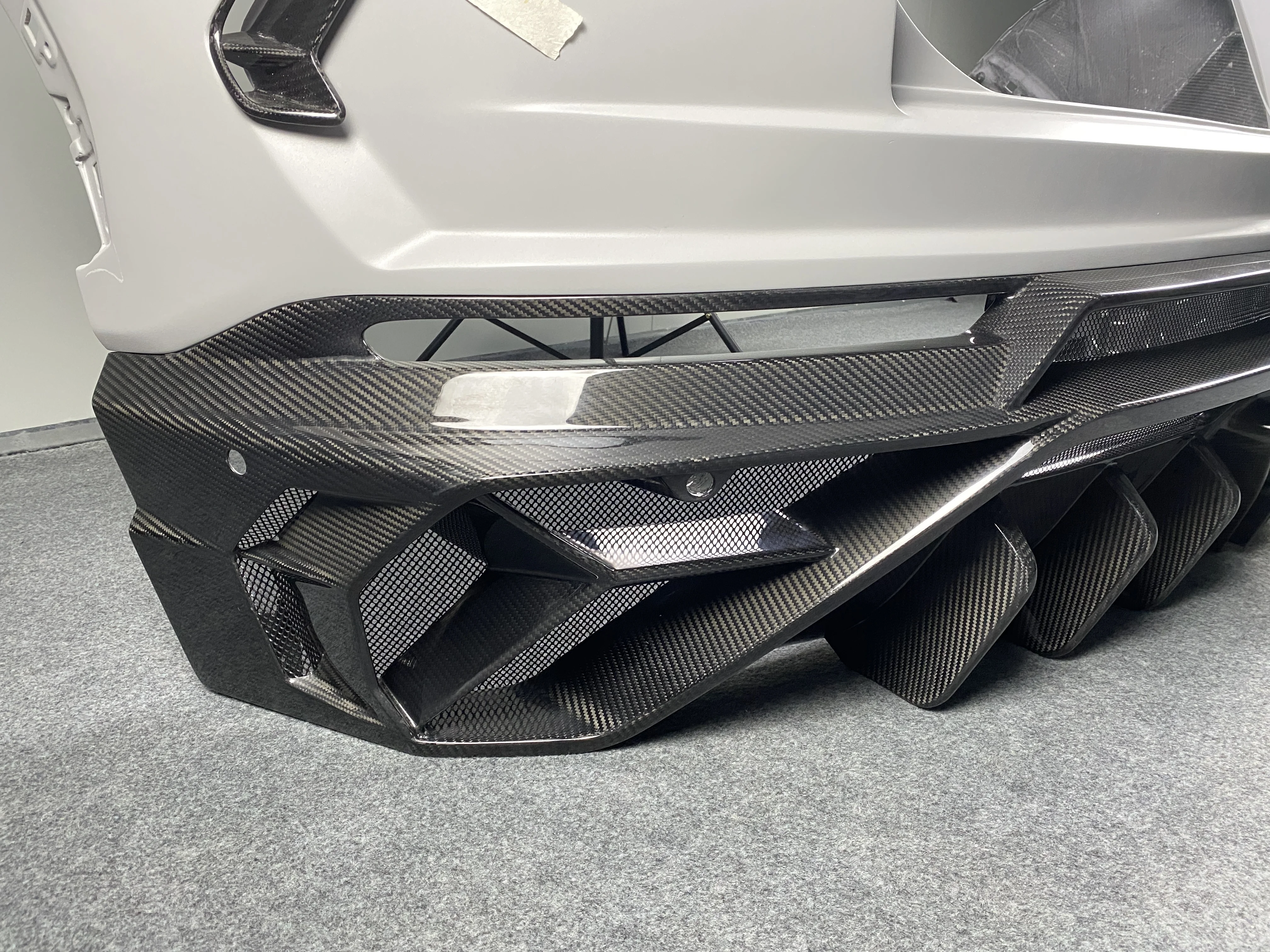 طقم الجسم من ألياف الكربون الجافة URUS MS للشفة الأمامية، غطاء ناشر لـ URUS إعداد مثالي مضمون استرداد مزدوج إذا لم يناسب تمامًا