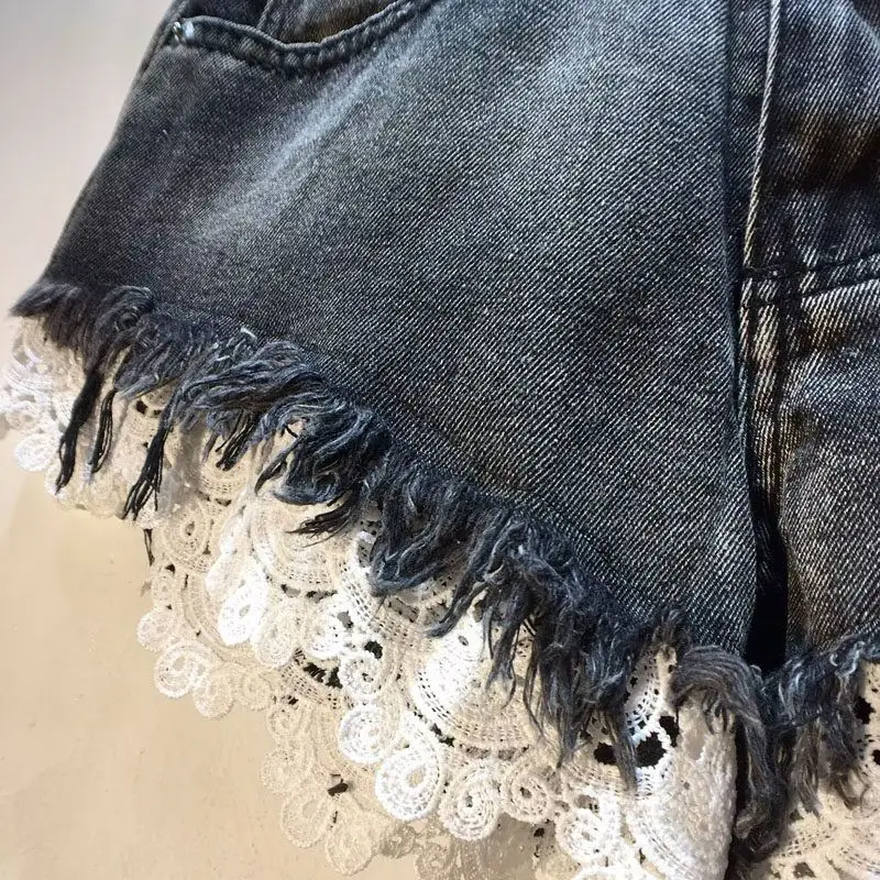 2026 Summer New Splicing Hook Lace High Waist Burr Denim Shorts Hot Pants Women