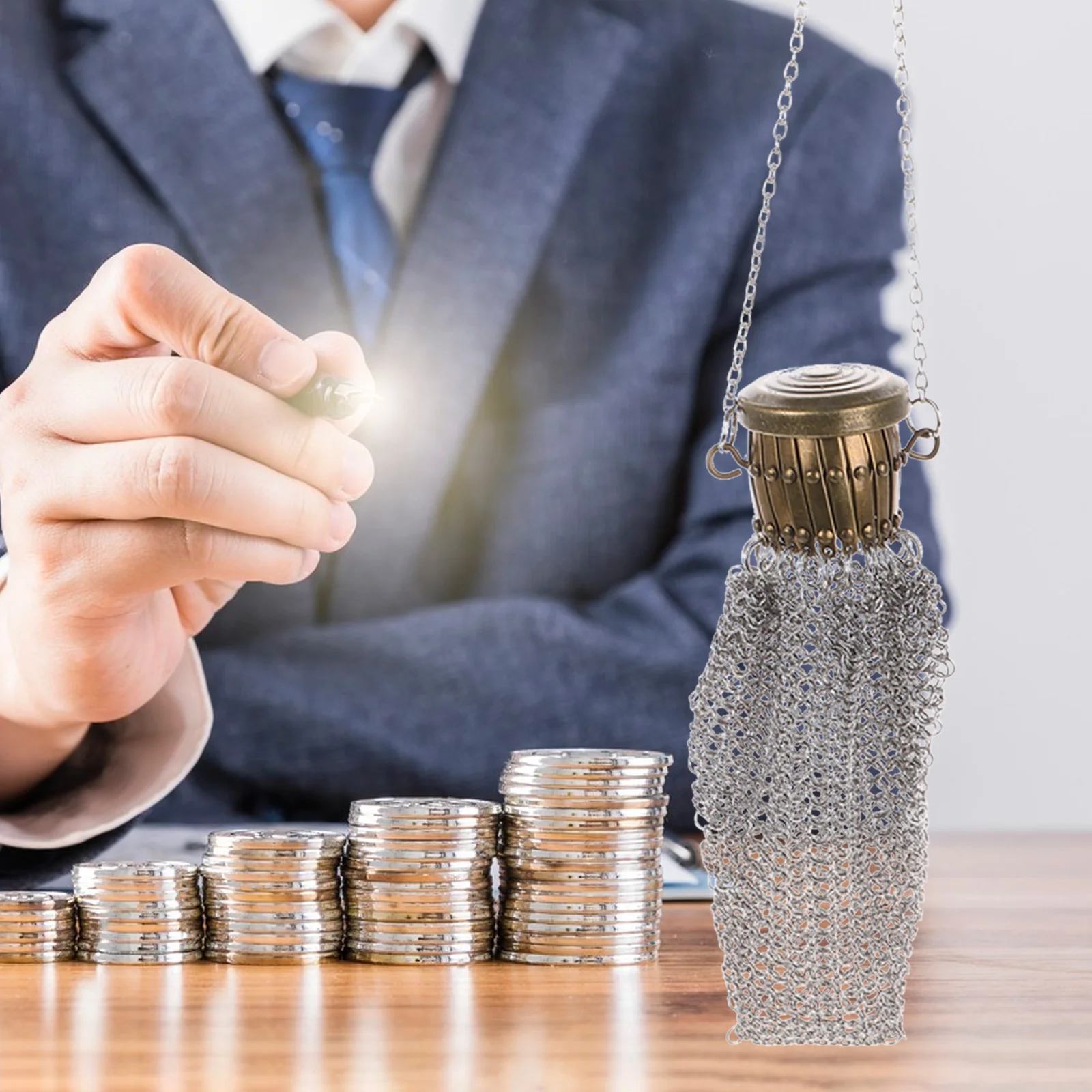 Handmade 1920S English Coin Purse Vintage Metal Mesh Design Unique Small Portable Hanging Purse for Women Travel