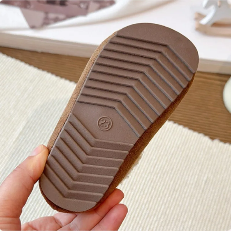 Girls' camel hairy shoes 2025 winter new girls' plush warm casual cotton shoes baby soft soled western-style bean shoes 21-33