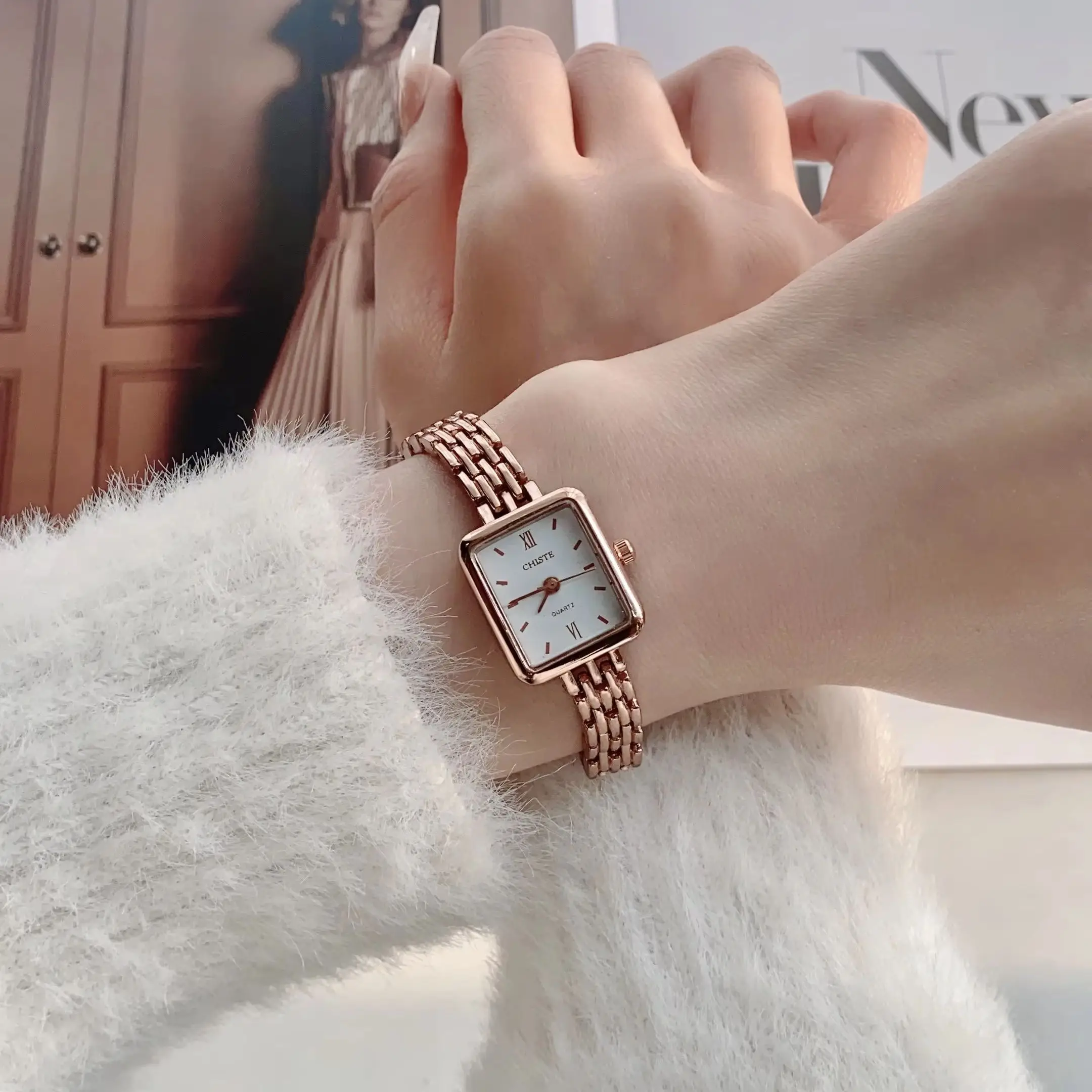 

1Pc New Arrival Minimalist Square Brick-Face Steel Band Women's Watch, Gold Color Quartz Watch, Retro Luxury Style