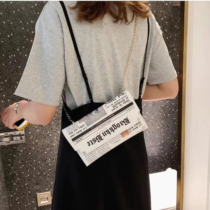 New 2026 Creative Retro Newspaper Style Women Chain Crossbody Bag Temperament Versatile Fashion Shoulder Purse Gift Accessory