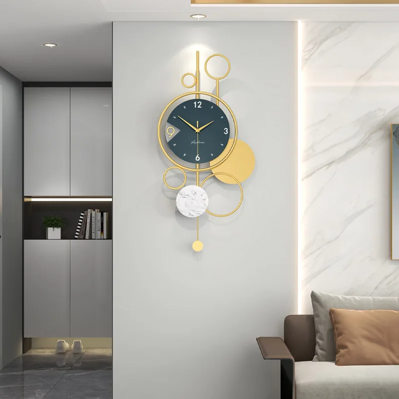 Light luxury clocks for living room with a high-end feel, creative wall clocks, modern and simple, creative hotel wall clocks