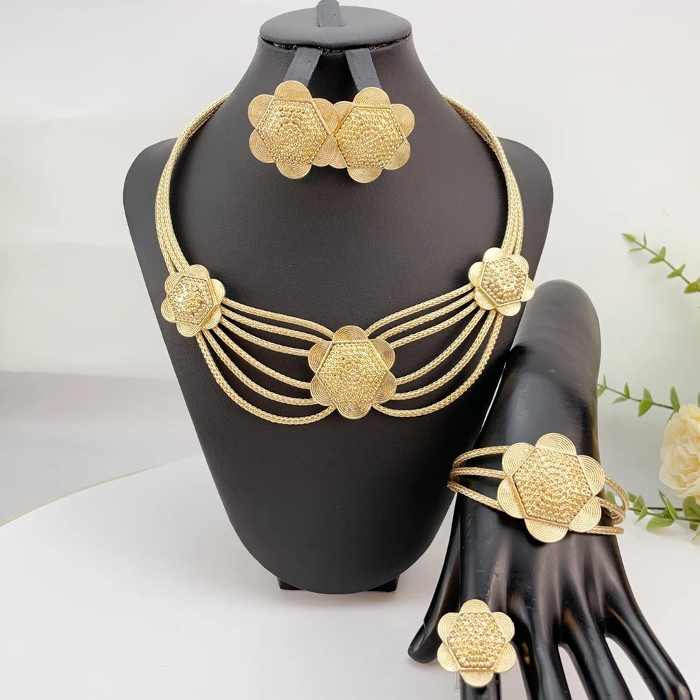 

Exquisite and fashionable high-end jewelry set, suitable for various parties, brides and weddings to wear FHK24862