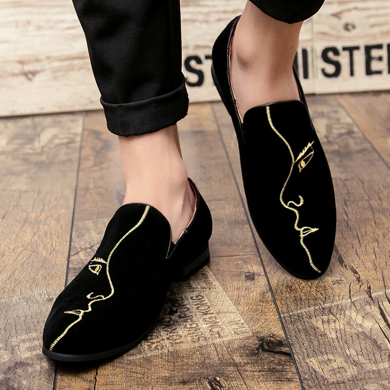 

Мужские кожаные туфли с матовой вышивкой в Корейском стиле