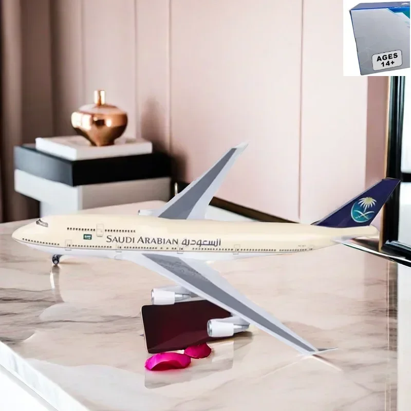 

1:150 Scale 47cm Airplane B747-400 Aircraft Saudi Arabian Airlines Model W Light Wheels Landing gears Diecast Plastic Plane Toy