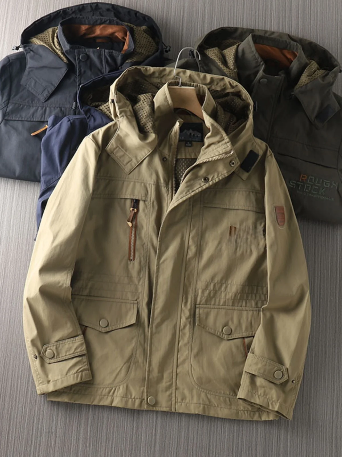 

Outdoor Workwear Series Men's Windproof Waterproof Multi-ket Hooded Jaet Coat Youth Trendy Long Sve Stand Fit Oute...