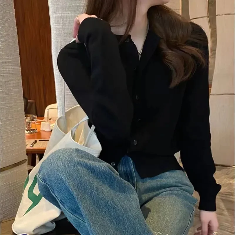 เสื้อสเวตเตอร์แคชเมียร์แขนสั้นทรงหลวม ผ้าฟลีซเนื้อบางเบา แฟชั่นใหม่สำหรับผู้หญิง คอกลม อุ่นสบาย สไตล์เกาหลี สวมใส่สบายๆ เสื้อผ้าแฟชั่น