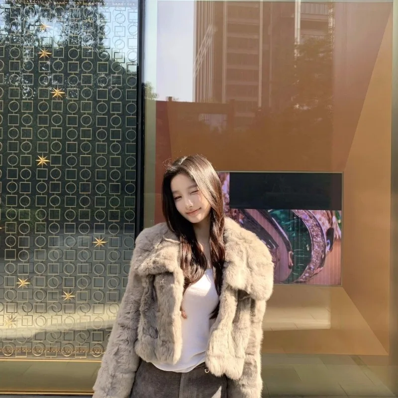 

The New Heavy Rabbit Fur Women's Coat Is Simple Commuting Short The Thermal Lapel Is Thin The Rabbit Fur Has Exquisite Texture
