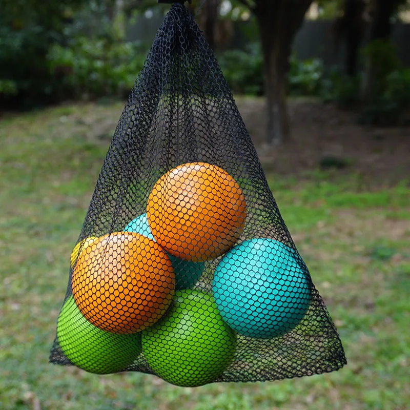 لعبة Bocce الكرة في الحديقة الهدف رمي الكرة الكبيرة مطاردة الكرة الصغيرة لعبة الأسرة في الهواء الطلق لعبة الخشب الصلب