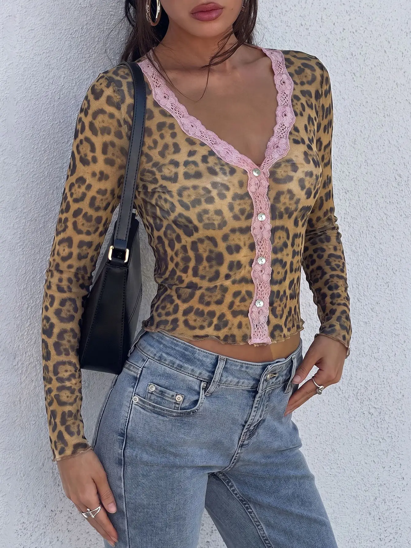 Hugcitar Fashion Leopard Print Patchwork Lace Sexy Buttons Crop T-Shirt Top Autumn Women Clothes Streetwear Party Club Y2K