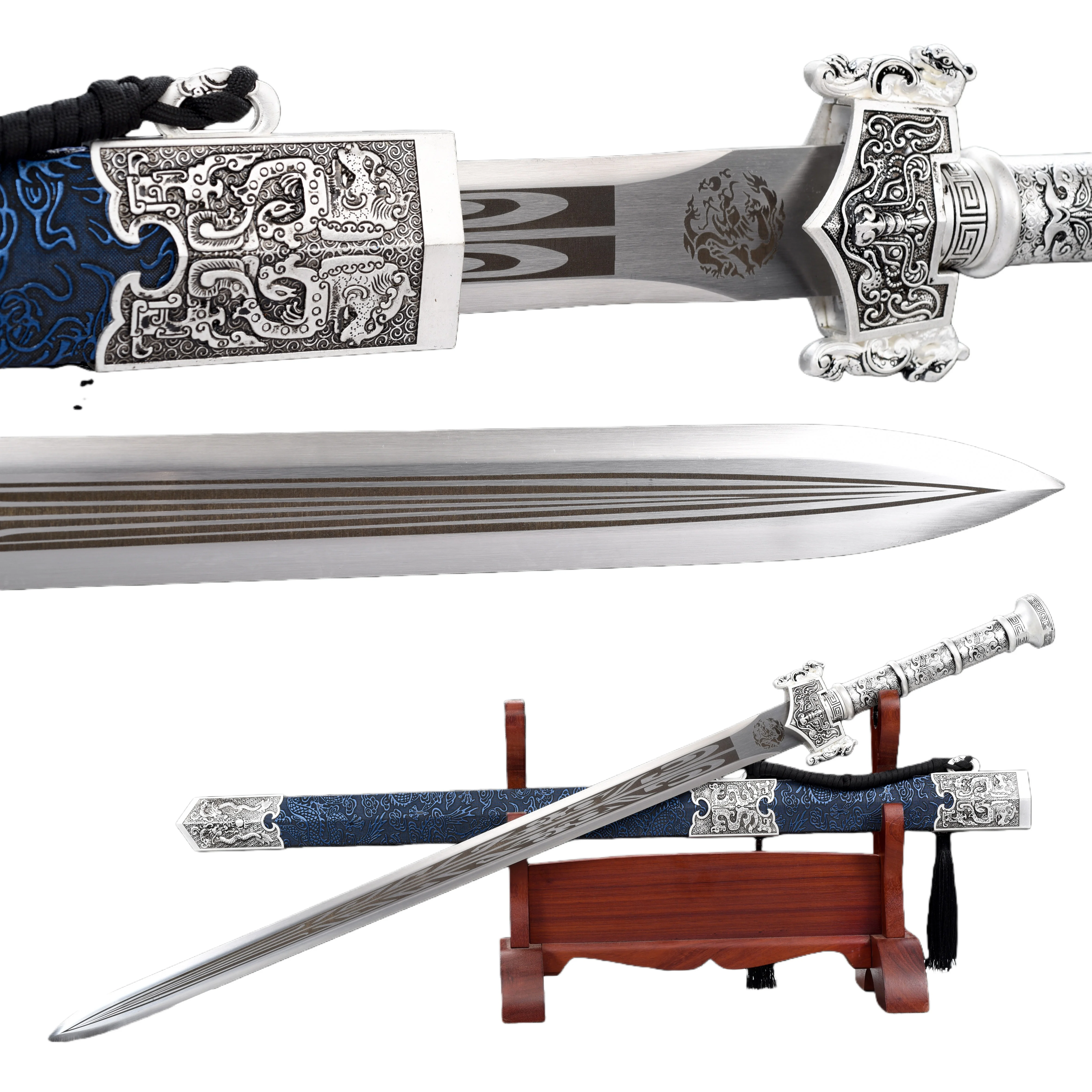 Medieval silver Templar knight sword cosplay: European Crusaders' sword-wielding warriors ready for battle, katana ninja samurai