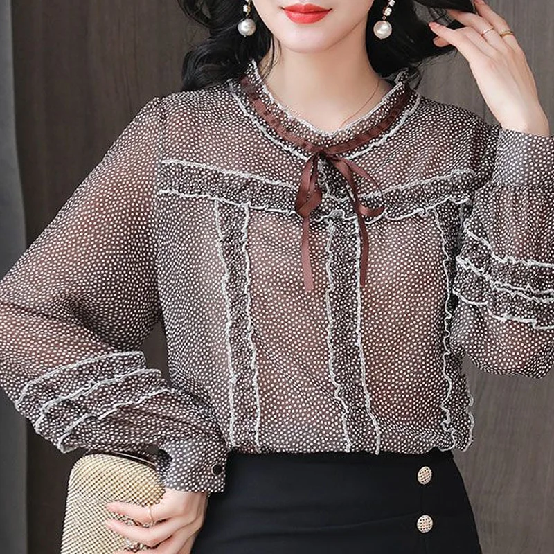 2023 New Spring and Autumn Fashion Temperament Commuting Simple Round Neck Lace Up Polka Dot Patch Lace Edge Women's Shirt