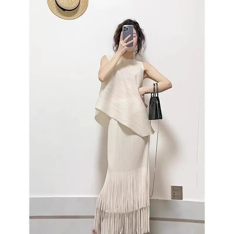 Mode Casual Mouwloze Geplooide Top Hoge Taille Half Body Rok Tweedelige Miyake 2025, Zomer Nieuwe Effen Kleur Damespak