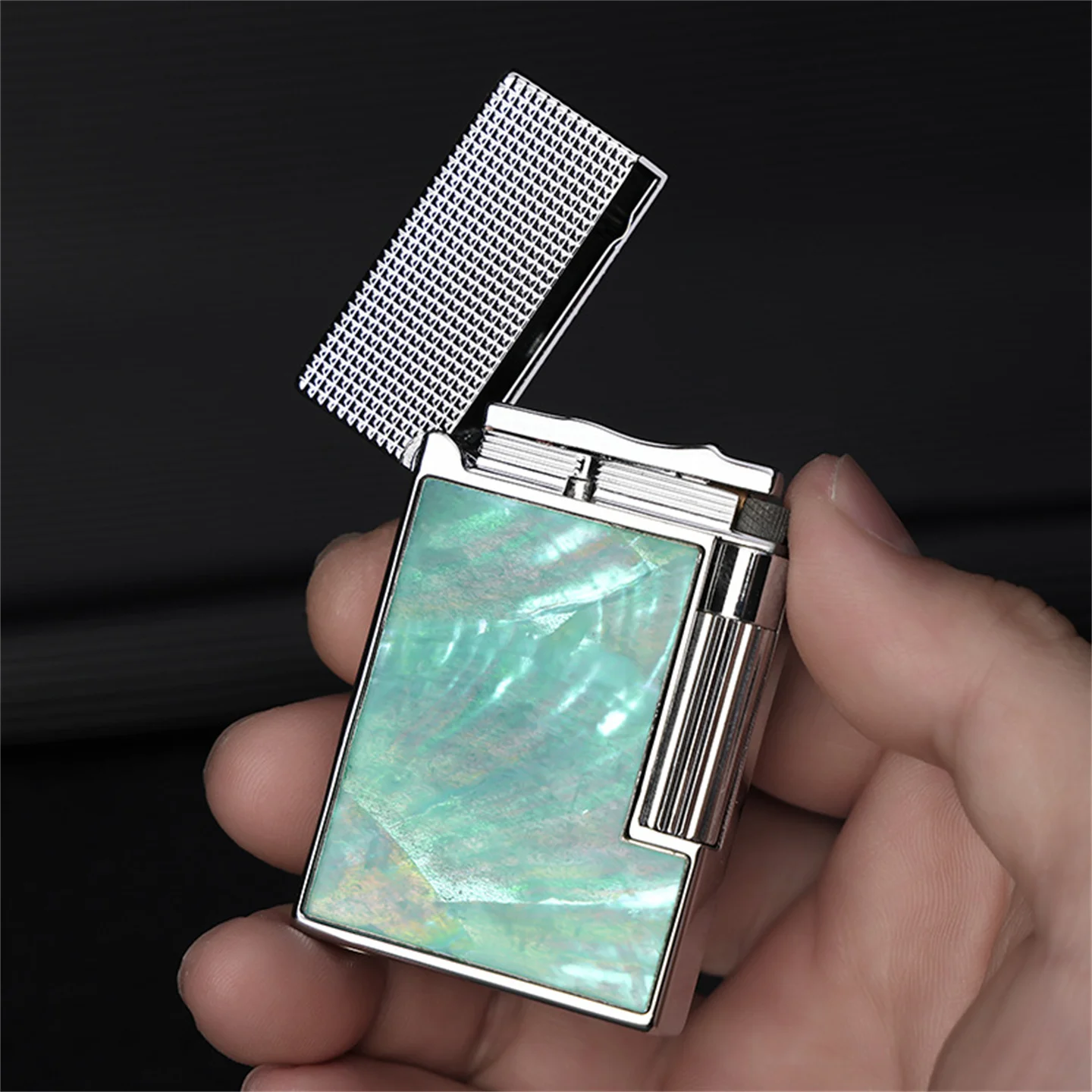 

Resin Colored Shell & Zinc Alloy Kerosene Lighter Sideslip Strike Men's Gift With Accessory Box / Wick / Flint / Cotton