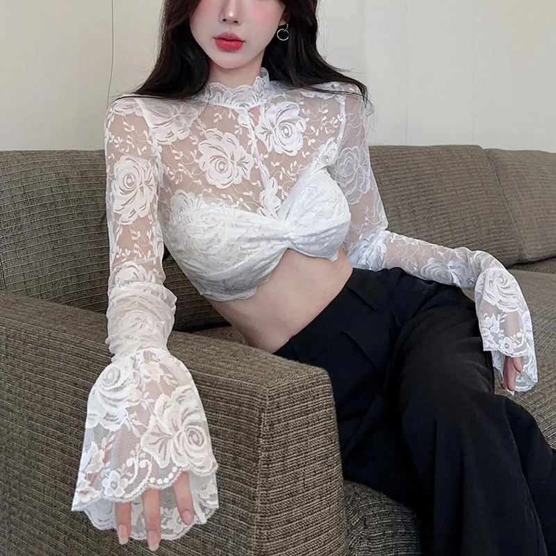 Camicetta bianca floreale trasparente Donna Estate piccante Ragazza Gancio Manica a tromba Top in pizzo Bellissime camicie corte da donna sexy