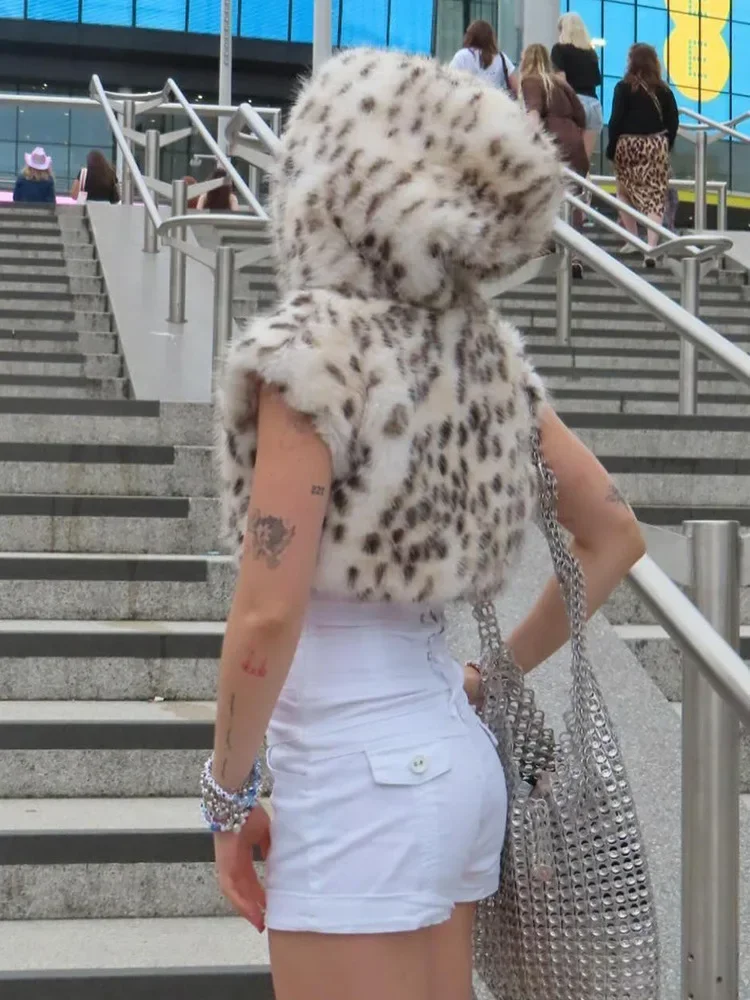 قطيفة ليوبارد مطبوعة مقنعين قطع علوية بدون أكمام ملابس نسائية شتوية بدون أكمام معطف صغير غير رسمي 2024 الشتاء Y2K الزي