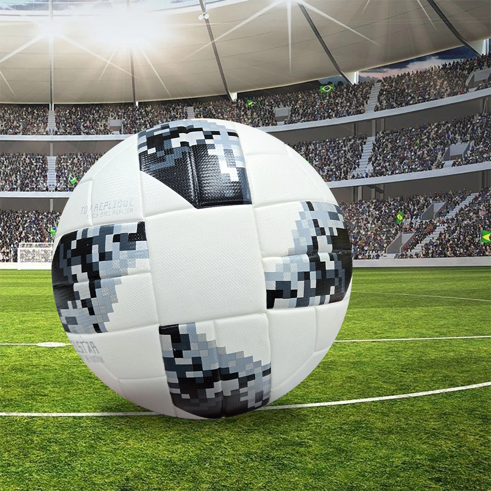 Le più nuove palloni da calcio Formato standard 5 Materiale PU Gioco di partite ufficiale all'aperto di alta qualità Allenamento di calcio Futbol senza soluzione di continuità