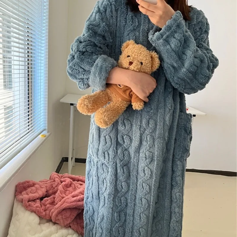 Bathrobe Woman Shower Autumn and Winter Thickened Coral Velvet Jacquard Sleeping Gown Long Section Solid Colour Warm Bath Robe