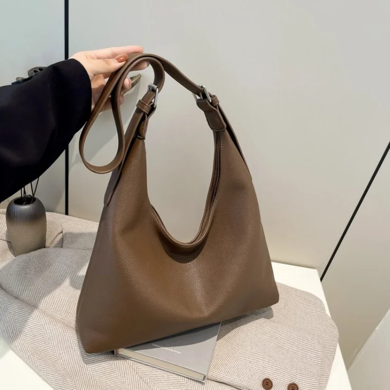 

Luxury Women's Hand Bags Made Of Premium Leather Boasting Trendy Vintage Design And High-End Look​