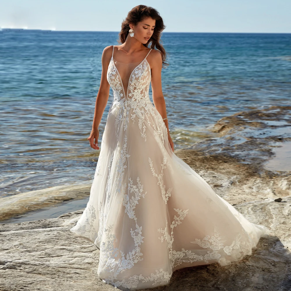 Spaghetti Strap A Line Beach Wedding Dress for Bridal V Neck Lace Appliques Robe De Mariée Backless Sweep Train Bride Gown