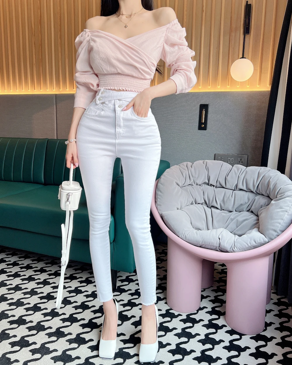 スリムフィット ハイウエスト サイドボタン付き 韓国風ジーンズ ファッション カジュアル ナインポイントパンツ 若い女性向け