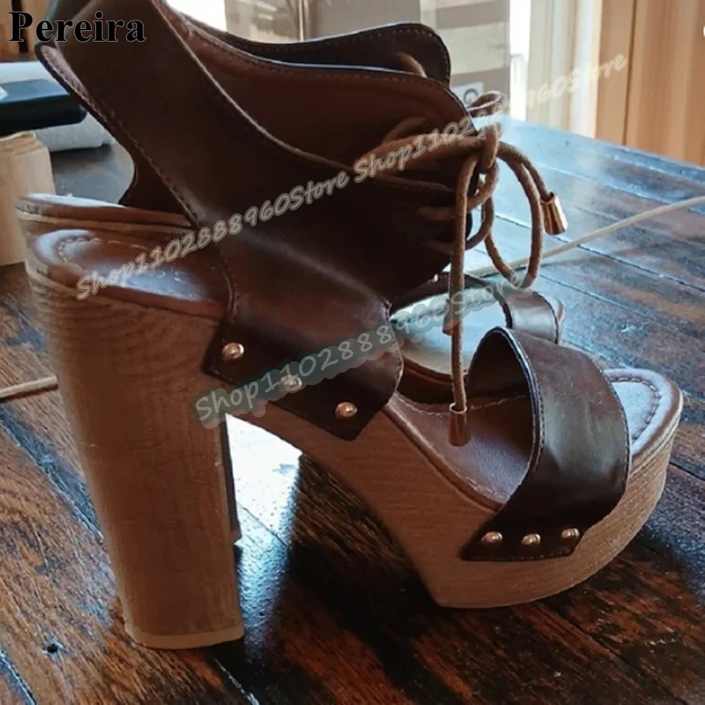 Westliche braune Leder-Plateau-Sandalen mit klobigem Absatz, Damenschuhe zum Schnüren, offene Zehenpartie, 2026 Mode, Zapatos Para Mujer